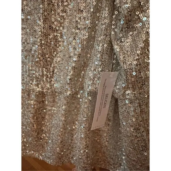 Venus Tiered Sequin Tank Top Size Medium NWT retail 50 Champagne Metallic /cockt - Picture 5 of 8